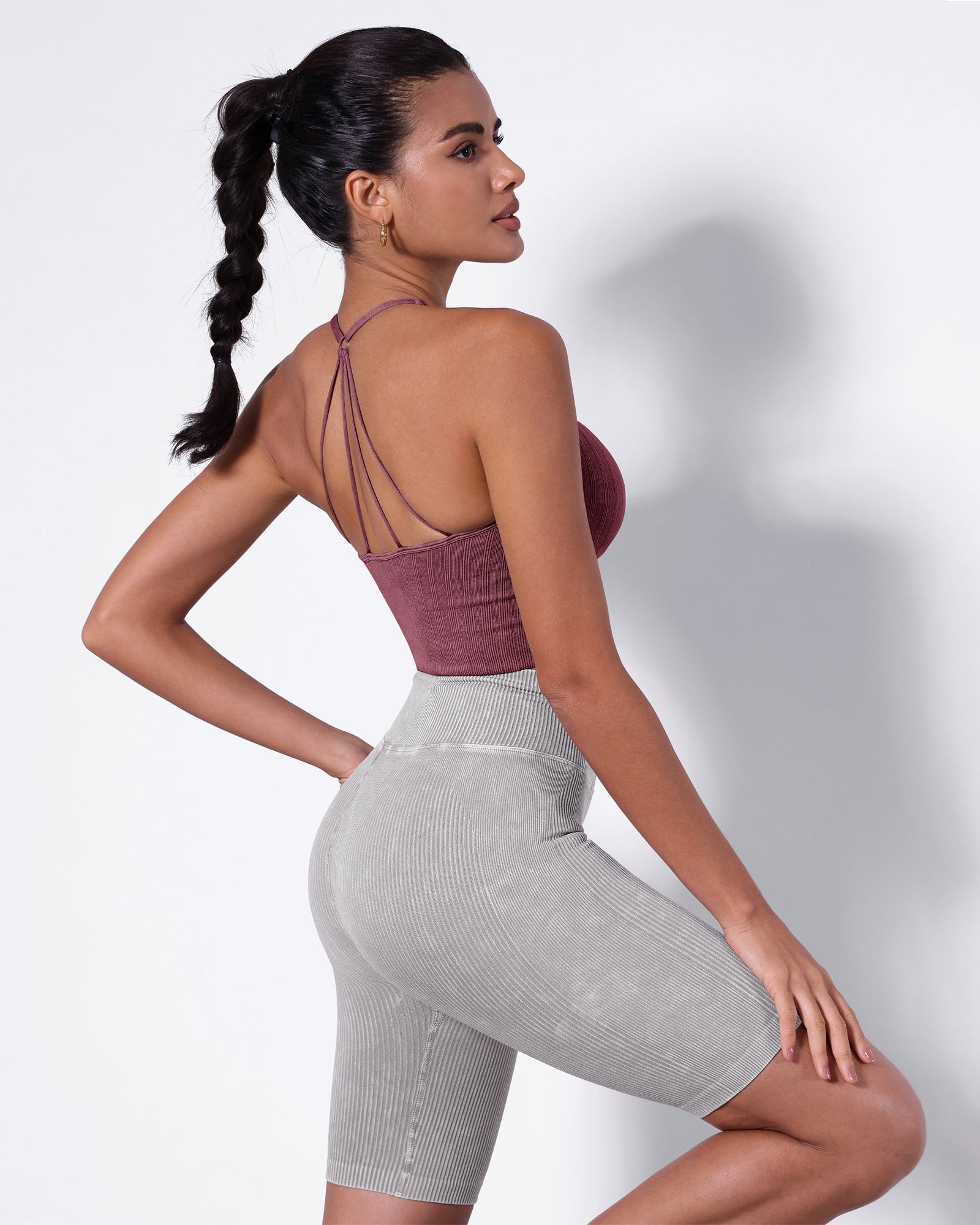 Seamless Strappy Sports Bra with Removable Pads - ododos