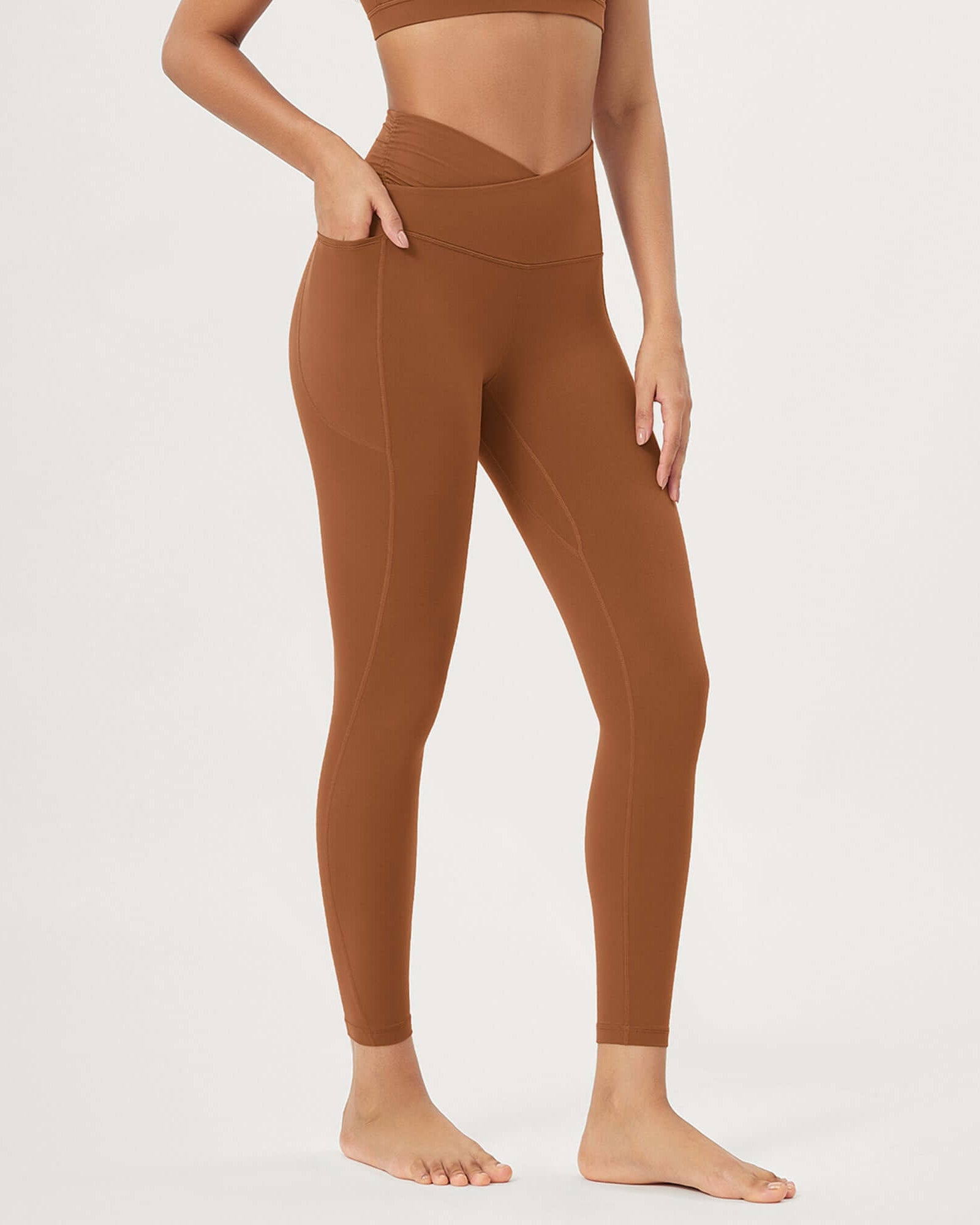 25 / 28 Gathered Crossover Lounge Yoga Leggings with Pockets 25 Inseam Caramel - ododos