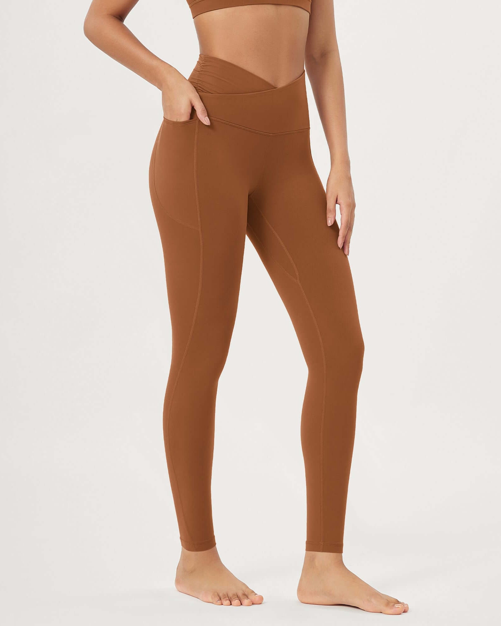 25 / 28 Gathered Crossover Lounge Yoga Leggings with Pockets 28 Inseam Caramel - ododos