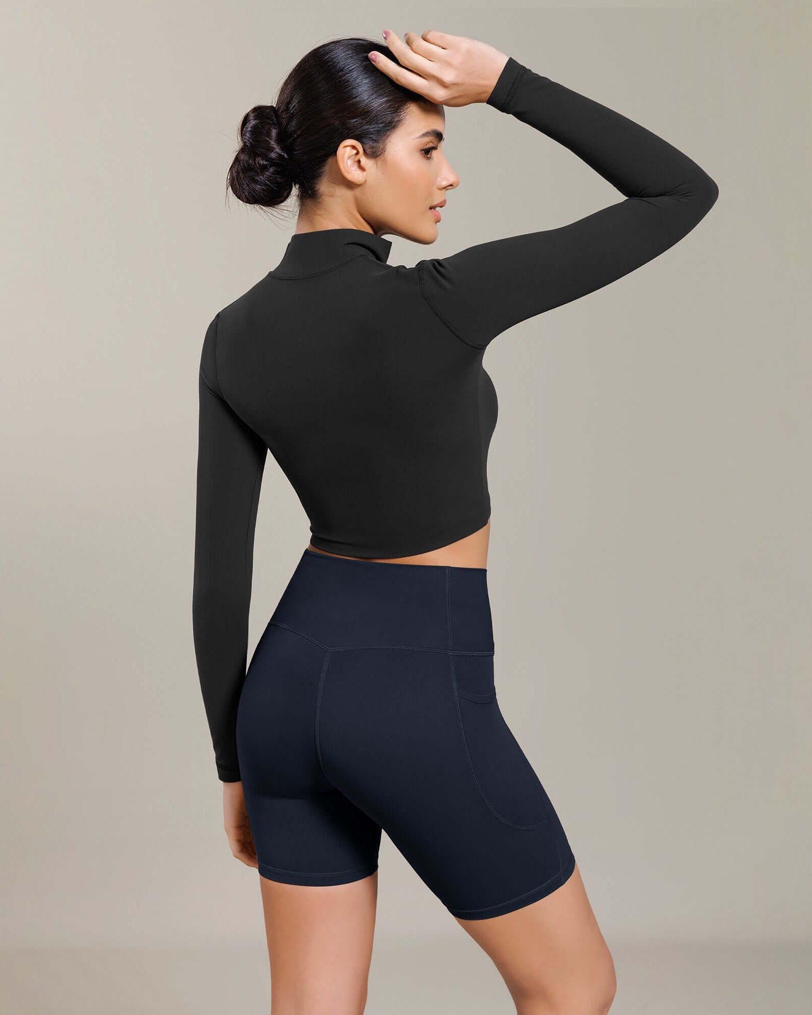 Cloud Feeling Cross Waist Yoga Shorts with Pockets - ododos