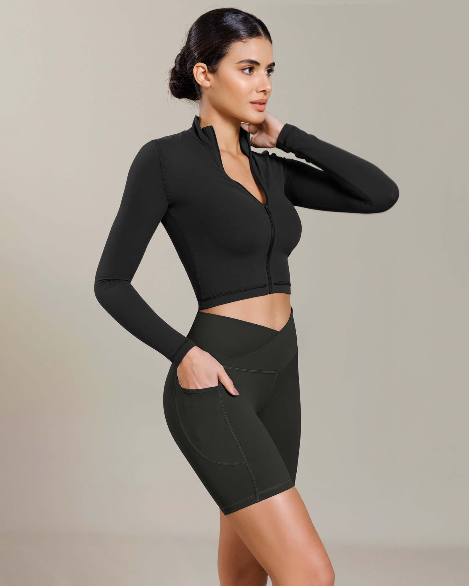 Cloud Feeling Cross Waist Yoga Shorts with Pockets - ododos