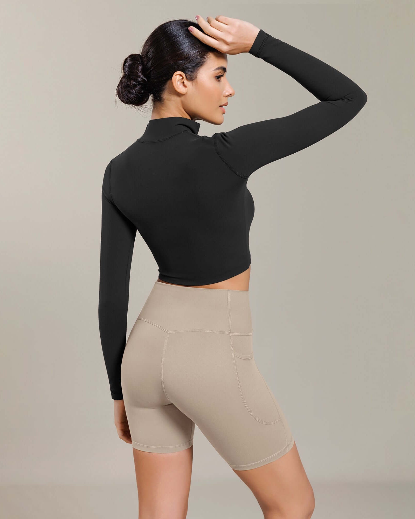 Cloud Feeling Cross Waist Yoga Shorts with Pockets - ododos