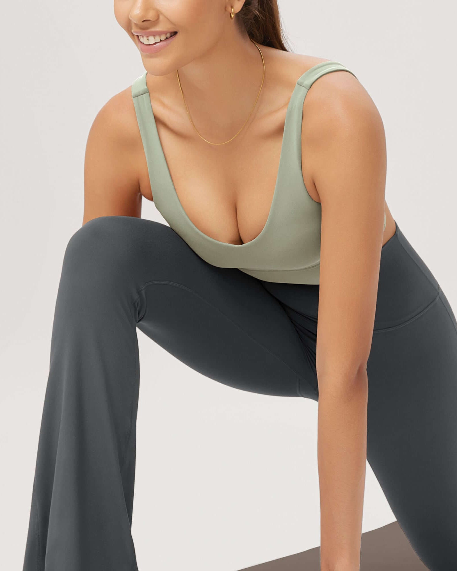 Cloud Feeling V Neck Padded Sports Bra - ododos