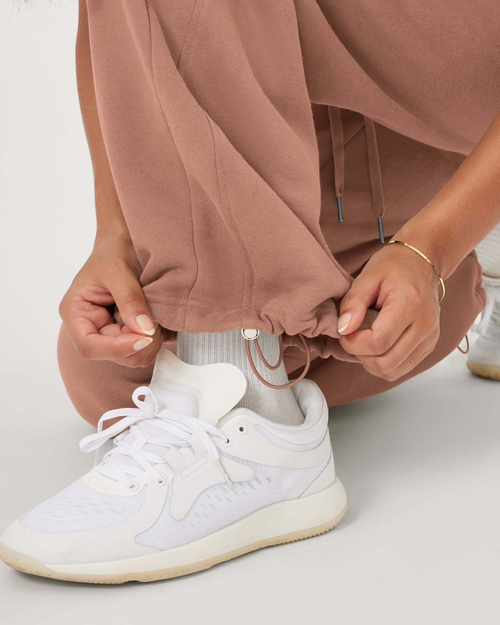 Fleece Lined Mid-Rise Relaxed Pull-On Jogger Pant with Pockets - ododos