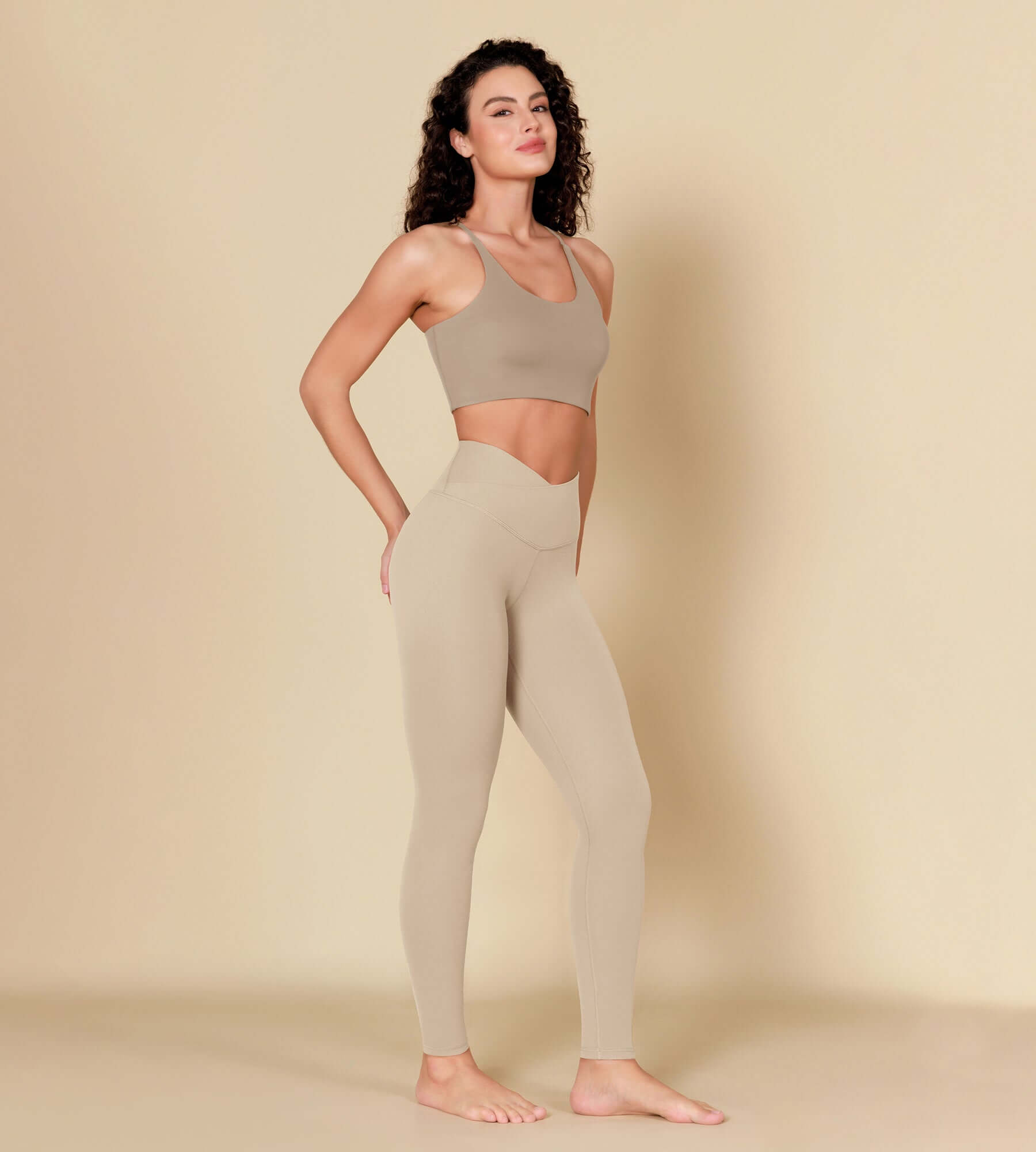 ODCLOUD 28 Crossover Leggings with Back Pocket Beige - ododos